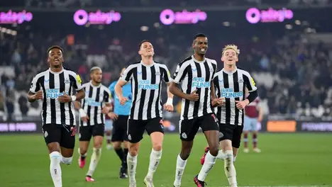 AC米兰大胜领跑联赛，阿莱格里战术精准零封对手